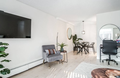 Mill Lake Apartamento | Historic Downtown Abbotsford 1 bedroom apartment sleeps 4