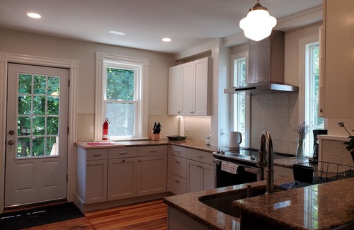 Northampton Casa | Historic downtown house. Unscented products and sustainability practices.