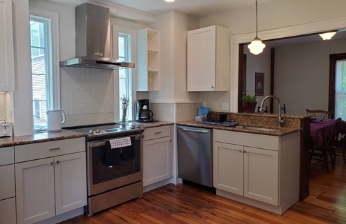 Northampton Casa | Historic downtown house. Unscented products and sustainability practices.