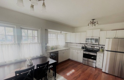 Tri-Cities Casa | Historic Downtown Kennewick home with large private backyard