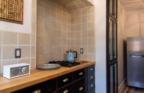 Historic Eastside Casa | Historic Eastside Haven~Close to Plaza/Canyon Rd~ Walk to coffee shops