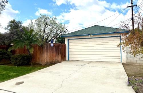 Riviera - Westchester Apartamento | Historic, Family-Friendly Home in Downtown