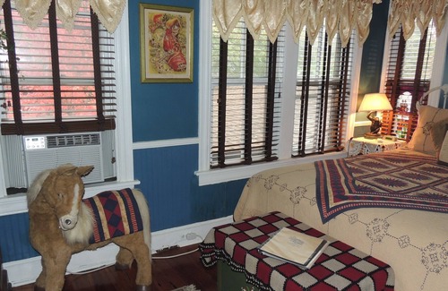 Gettysburg Hotel | Historic Farnsworth House Inn