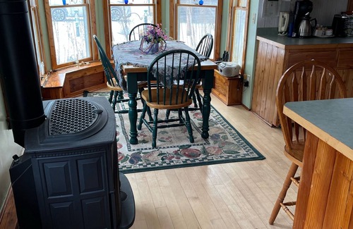 South Gibson Casa | Historic former bed and breakfast - 15 min to Elk Mountain Ski Resort