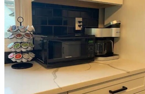 Ohio City Casa | Historic Gem Entire Home Mins 2 Mrkt, Dwntwn, & Trails, 2 King Beds, Arcade