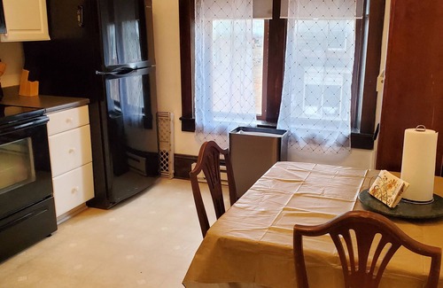 Brunswick Apartamento | Historic Getaway near Harpers Ferry, Frederick, Antietam, C&O Canal and more!