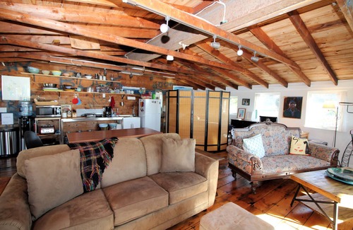 Wellfleet Casa | Historic Harborfront 2BD Boathouse-A/C, Awesome Views & Direct Beach Access