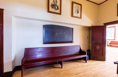 Kingston Casa | Historic High School - Stays and events close to skiing, golf, fishing, hunting!