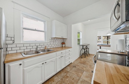 Highland Park Casa | Historic Home 5 Min to Downtown!