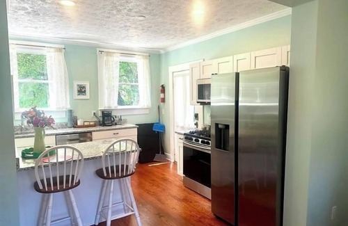 Shelbyville Casa | Historic home freshly renovated on the Bourbon Trail