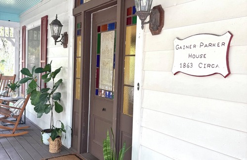 Milton Casa | Historic home in downtown / walking distance to restaurants and local breweries