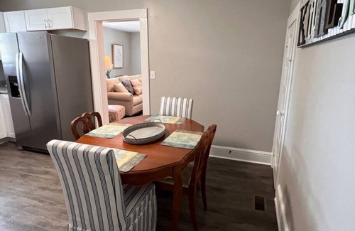 Greer Apartamento | Historic Home in Downtown Greer Shop,Eat & Sleep