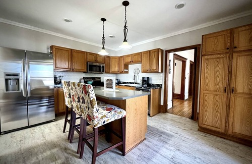 Merrimac Casa | Historic Home Near Wi Dells, Lake Wi & Party Space Avail!