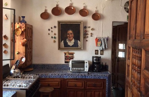 Centro Hotel | Historica casa de la diseñadora de modas Tachi Castillo en el centro de Taxco
