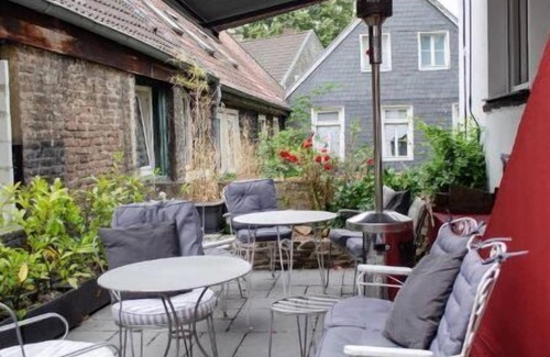 Kettwig Casa | Historic House Kettwig center w Private Patio