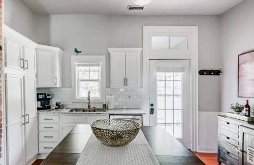 Germantown Casa | Nuevo - Glamorous Historic House en Trendy Germantown