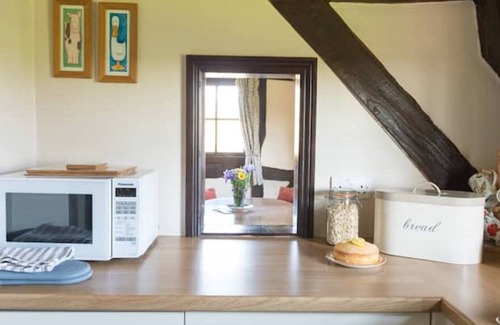 Hereford Cabaña | Historic idyllic cider press in Brinsop, near the Wye River