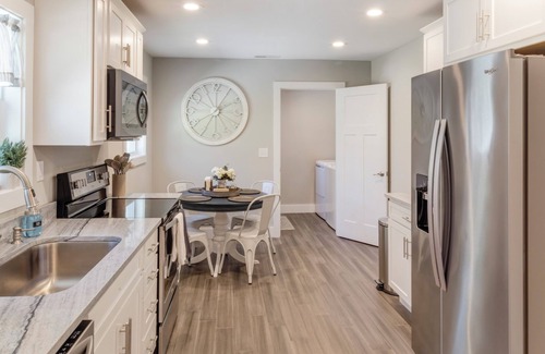 Asheville Cabina | Historic late 1800's cabin with all of the modern accommodations