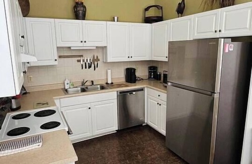 Mayhew Casa | Historic Loft Downtown Walk to the Best Shops