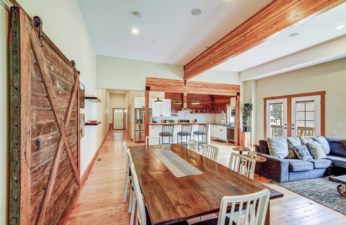 Skykomish Cabina | Historic luxe lodge in heart of Cascades