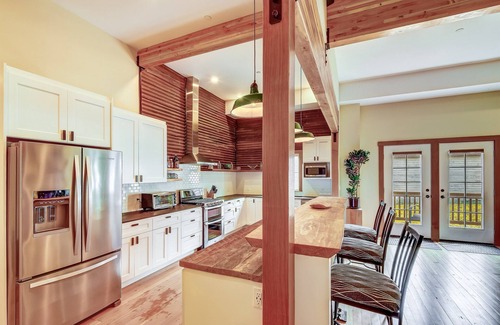 Skykomish Cabina | Historic luxe lodge in heart of Cascades