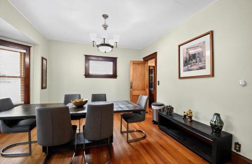 Dahlman Casa | Historic Omaha Manor DT Near Zoo and Pool Table