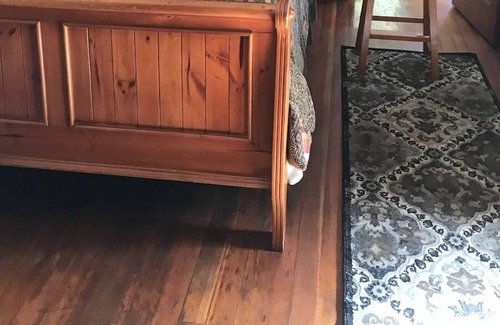 Heise Otro | Historic Ranger Station Office @ 7N Ranch, mountain views, sleeps 6!