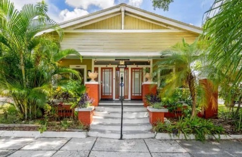 East Ybor Apartamento | Historic Renovated Ybor Tampa Bungalow