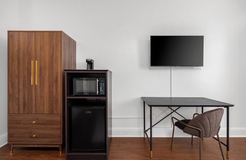 Santa Rosa Apartamento | Historic Stonehouse Getaway Minutes to Downtown!