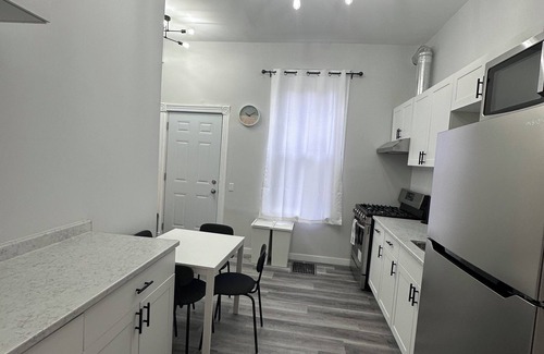 Strathroy Apartamento | Historic Victorian Apartment