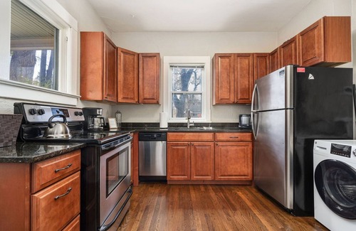University North Casa | Historical Bungalow Near Csu & Old Town!