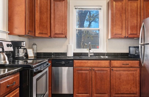 University North Casa | Historical Bungalow Near Csu & Old Town!