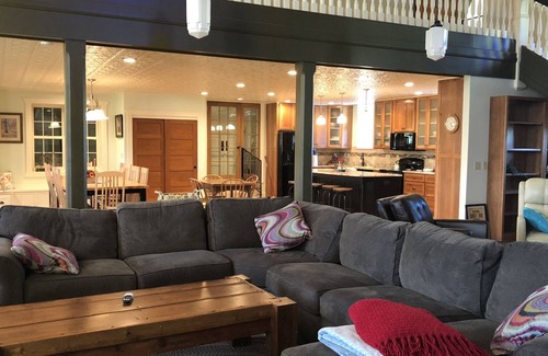 Dubuque County Casa | Historical Church 3BR Hideaway