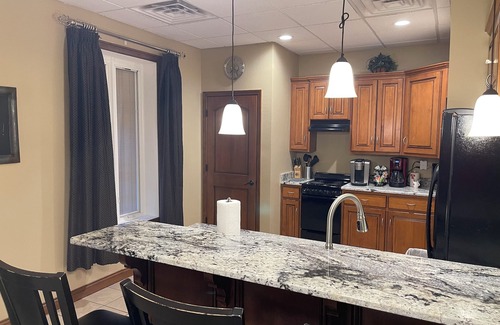 Cape Girardeau Apartamento | Histórico 'Kage House' Alquiler a corto plazo ubicado en "Old Town Cape"