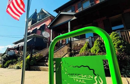 Uniontown Apartamento | Historically Charming 2 bedroom Apartment in the heart of Uniontown