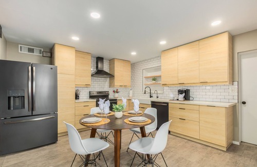 Coronado Casa | Historically Modern! Walk to Banner University! Heart of Phoenix!