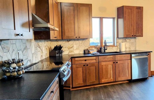 Lancaster Casa | Hive Haven-Casa-Baño Privado