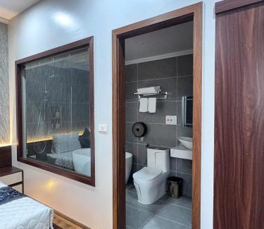 Ba Dinh Hotel | HOÀNG GIA LUXURy