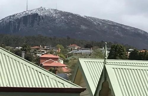 North Hobart Apartamento | Hobart Character - Scenic Views in Bustling Locale