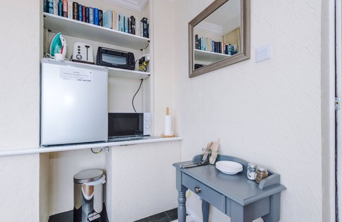 Barnetby Casa | Holcombe Guest House