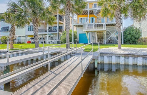 Holden Beach Casa | Holden Beach House with Boat Dock Steps to Beach!