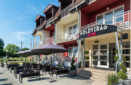 Sarvar Apartamento | Holdvirág Hotel