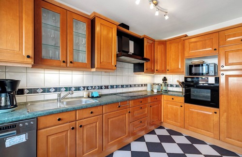 Neustadt-Geinsheim Apartamento | Apartamento vacacional 'Am Storchennest' con balcón y wifi