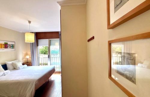 Sabaris Apartamento | Holibai, Chuliña, Cerca de la playa, con piscina y parking