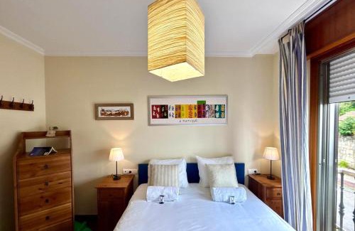 Sabaris Apartamento | Holibai, Chuliña, Cerca de la playa, con piscina y parking