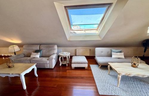 Centro histórico de Baiona Apartamento | Holibai, Lembrare, Ático a unos pasitos de la playa, Baiona
