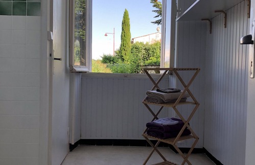 Saint-Germain-de-Lusignan Casa | Casa de vacaciones 'La Maison Saint-Germain' con terraza privada, jardín privado y Wi-Fi
