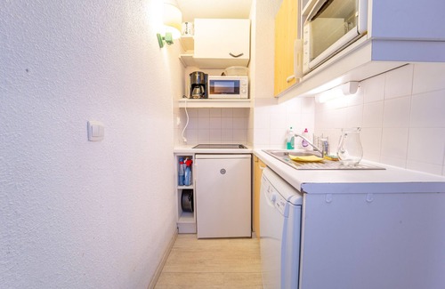 Saint-Francois-Longchamp Apartamento | Apartamento vacacional "Sfl 1 Couchages" con balcón, piscina compartida y Wi-Fi