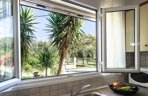 Mazarakata Apartamento | Alojamiento de vacaciones "Casa de María" con vistas al castillo y cerca de la playa.