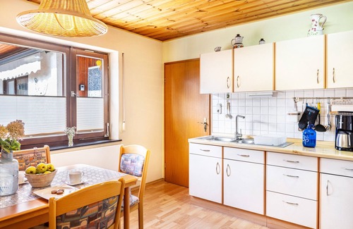 Hessisch Lichtenau Apartamento | Apartamento vacacional 'Energía y Equilibrio' con terraza privada, balcón y wifi